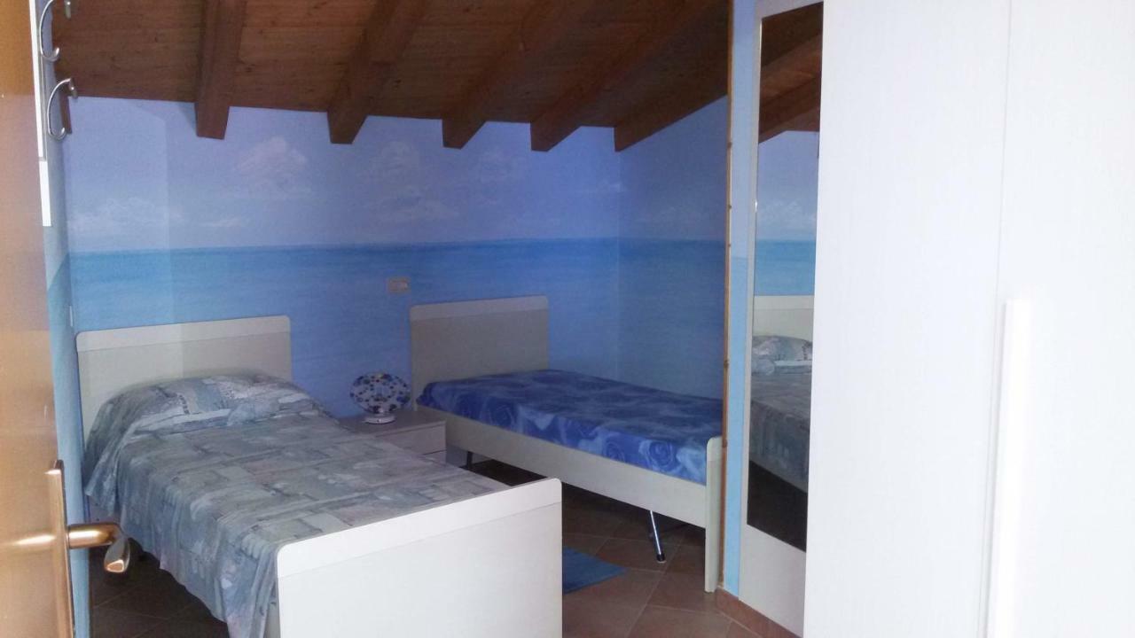 Appartement Mansarda Ariel à Limone sul Garda Extérieur photo