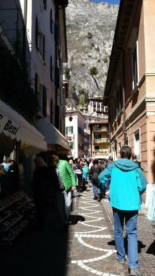 Appartement Mansarda Ariel à Limone sul Garda Extérieur photo